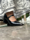کفش طرح زارا