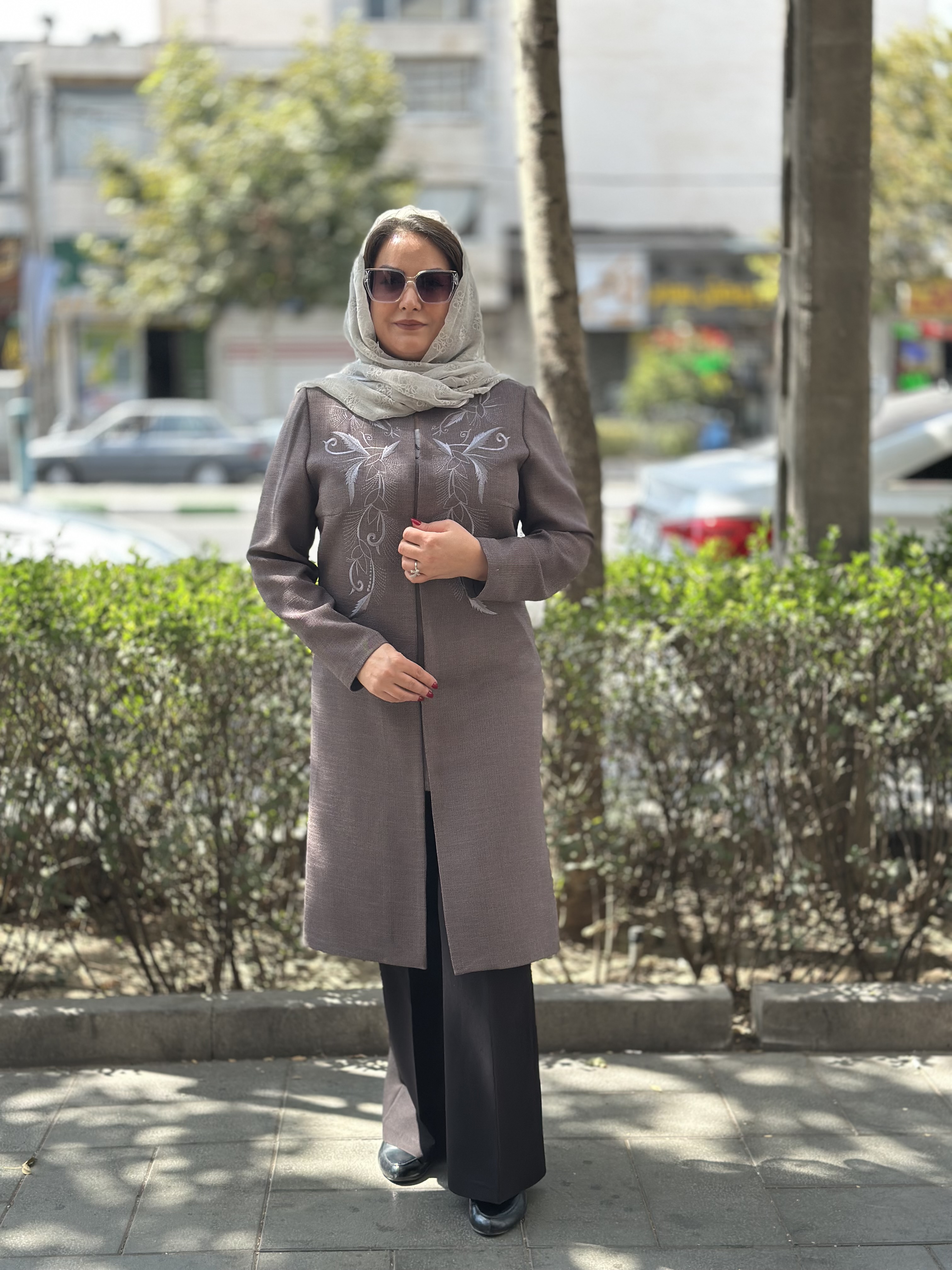 مانتو زنونه (گلدوزی)
